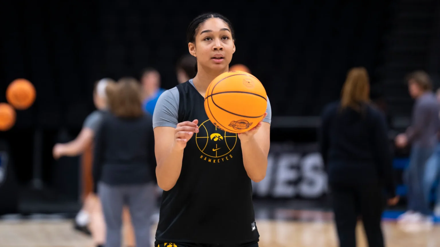 Hannah Stuelke grabbed a huge opportunity to leave’ as Holy Cross offer $93.5million on…..