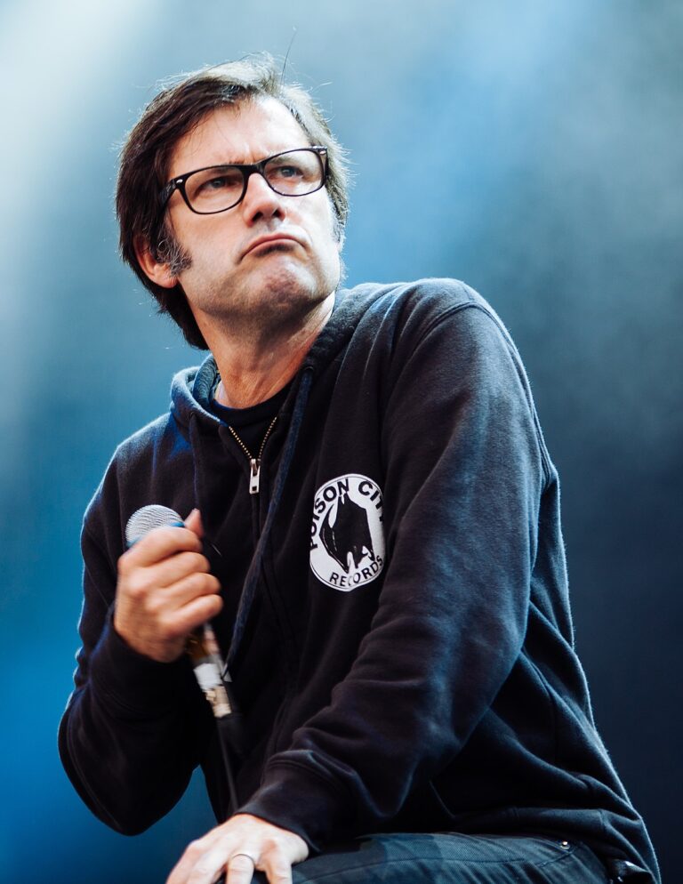 Joey_Cape_-_Lagwagon_(cropped)