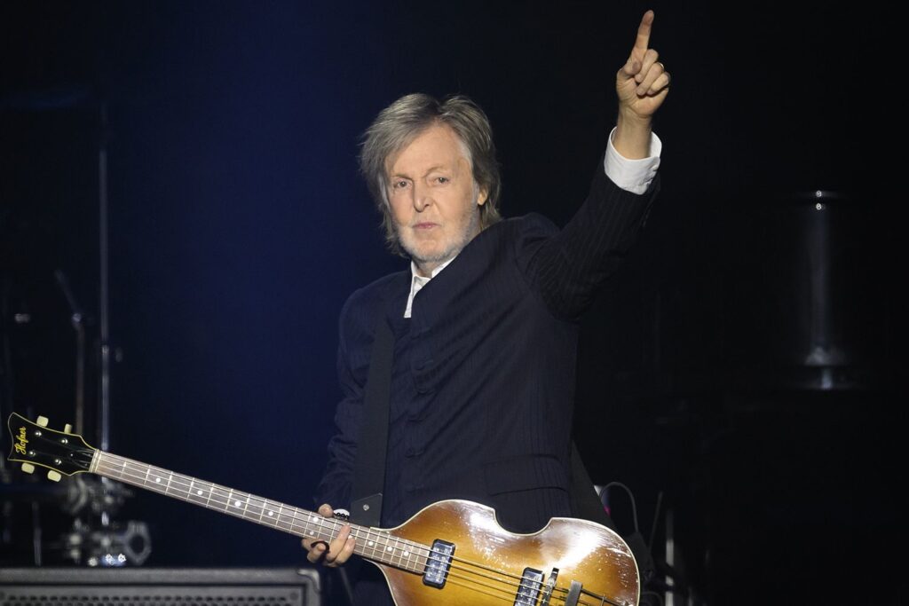 paul-mccartney-performs-got-back-tour-nanterre-120524-3e81509aa66c4b3cbb5e05c3d996bf35