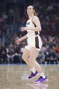 images_ImagnImages_mmsport_golden_state_valkyries_on_si_01k2dnre9wakc5dff5mv