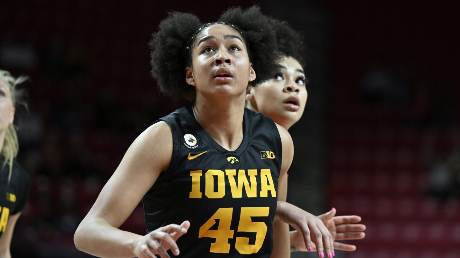 Iowa Shockwaves: Hawkeyes’ Standout Forward Hannah Stuelke Takes a Risk
