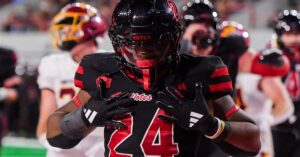 L.J. Phillips Iowa transfer running back in action for South Dakota State