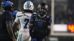 Memphis transfer DB Chris Bracy in action during college football game