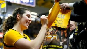 Iowa women’s bracketology: ESPN Moves Hawkeyes Up