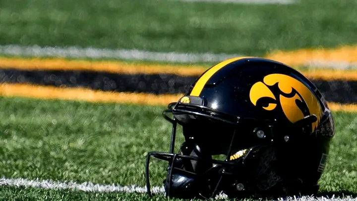 iowa-football-transfer-portal-cade-wolford