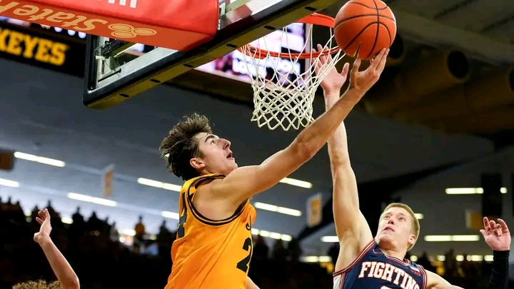 Iowa basketball Top 25 at risk after back-to-back Big Ten losses