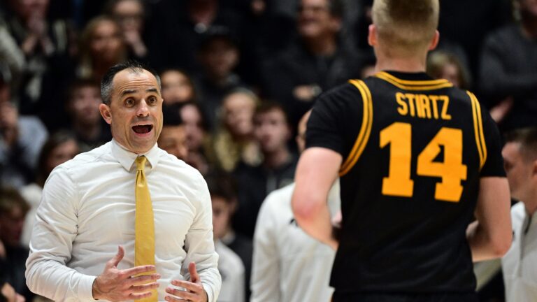 Bennett Stirtz discusses how Iowa basketball close losses are shaping the Hawkeyes