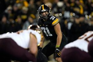 Former Hawkeye Jack Campbell Wins Dick Butkus Award,