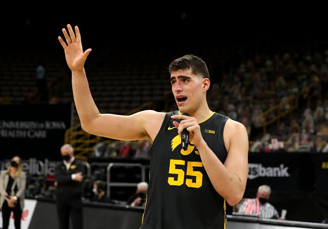 Luka Garza Hawkeyes message inspires community action