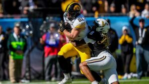DJ Vonnahme breakout season shines as Iowa tight end dominates in bowl win