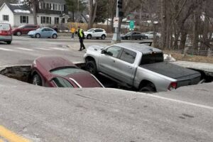 Nebraska Sinkhole Video: Shocking Road Collapse Caught on Camera as Drivers Escape Disaster