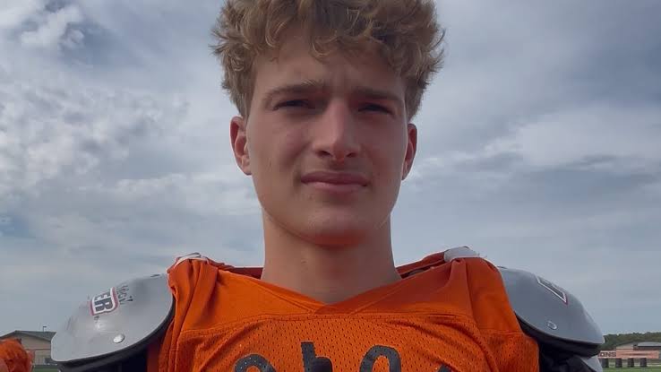 Eli Kampman Signs with the Hawkeyes: Iowa Legacy Continues