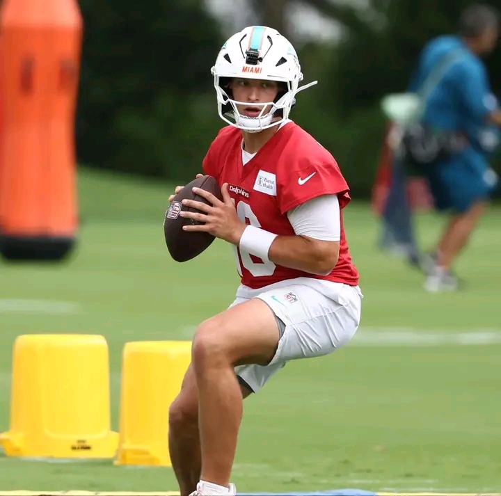 Dolphins Waive Mark Gronowski After Brief NFL Opportunity as Miami Makes Another Quarterback Move
